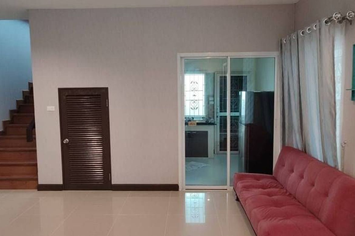 House for sale with furniture Characteristics of the house with high ceilings and wide open spaces. The strong house structure has been standardized a-J-JOY1433