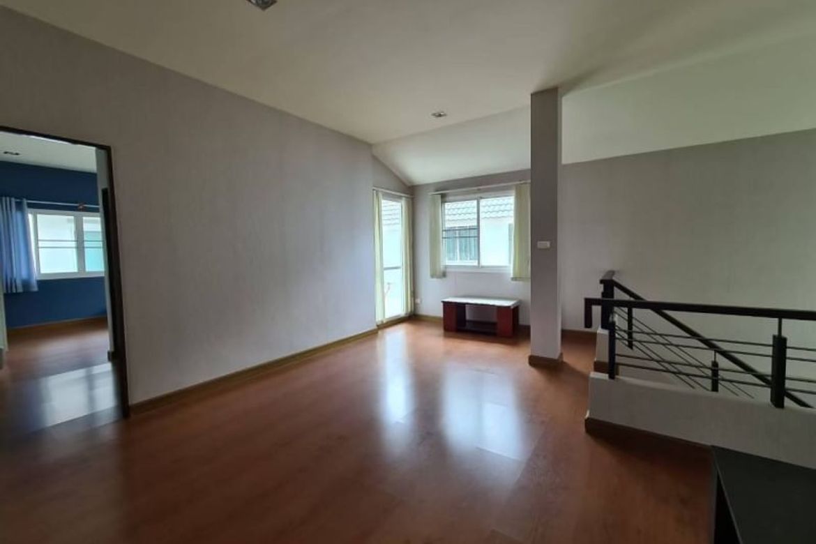 House for sale with furniture Characteristics of the house with high ceilings and wide open spaces. The strong house structure has been standardized a-J-JOY1433