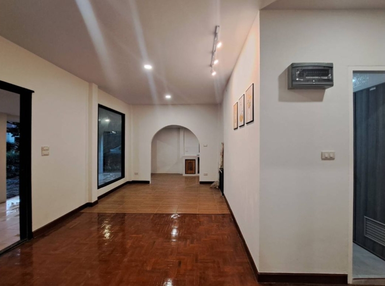 House for sale in Wang Tan