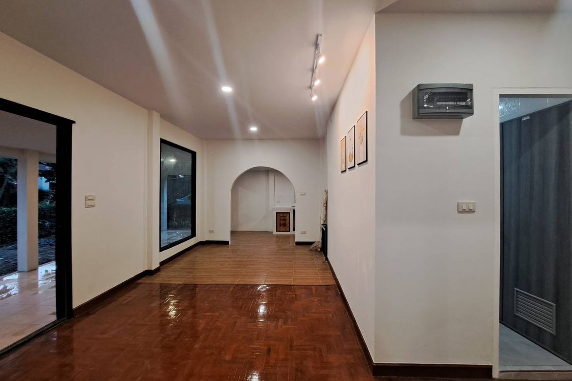 House for sale in Wang Tan