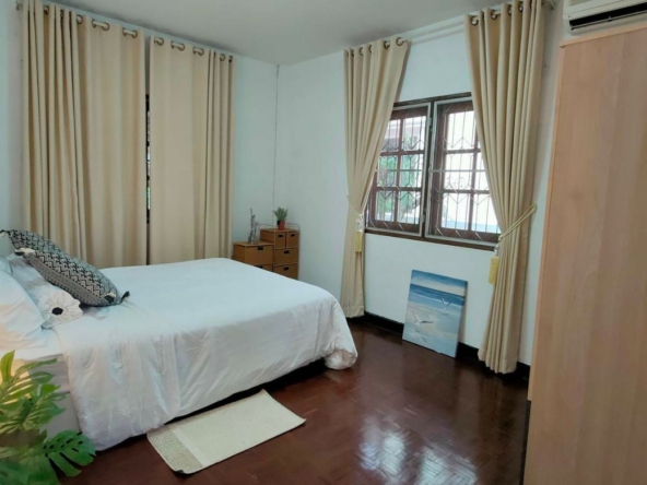 House for sale in the village of Chiang Mai Lan.-J-JOY1712