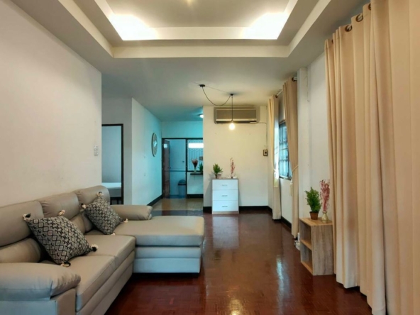 House for sale in the village of Chiang Mai Lan.-J-JOY1712