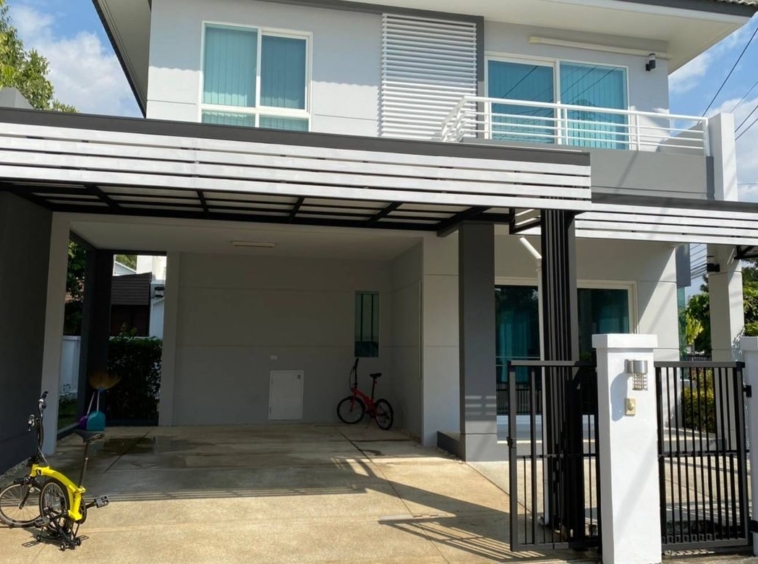 Selling a house LAND AND HOUSE Ruamchok