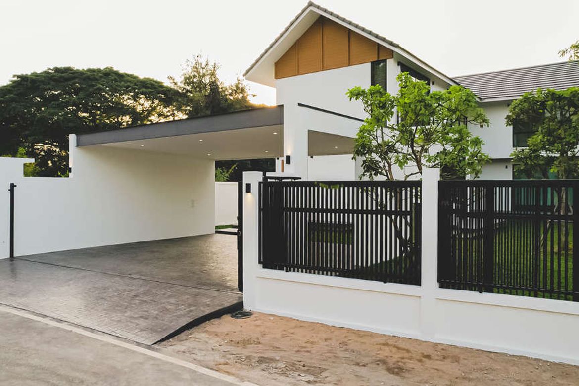 Luxurious New Home in Mueang Chiang Mai – Premium Quality with Spacious Design-KMP-017965D