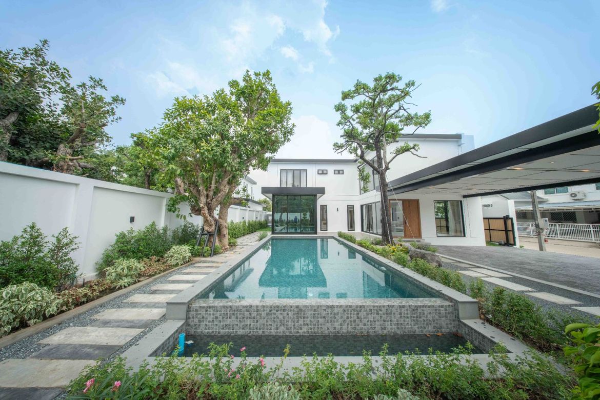 Chiang Mai. Modern Style (Pool Villa) located on Klong-KMP-HSMC7280D