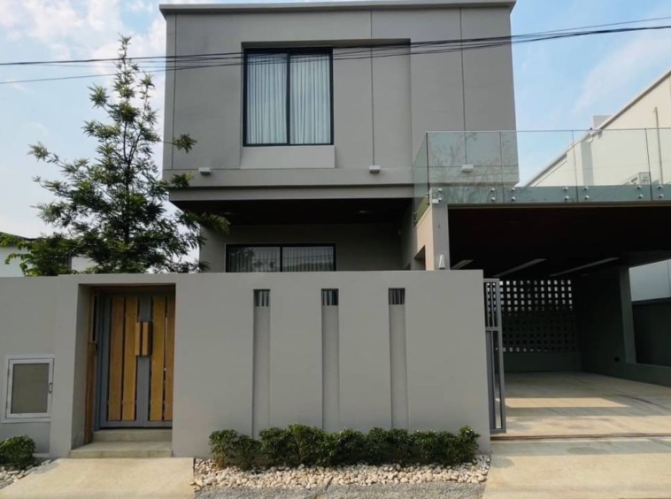 Modern style house for sale With swimming pool