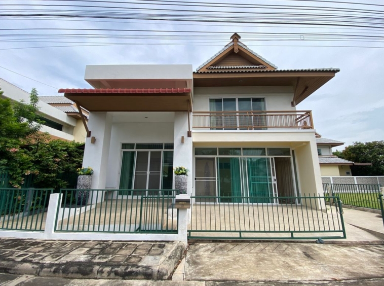 3 bed house for sale in San Sai