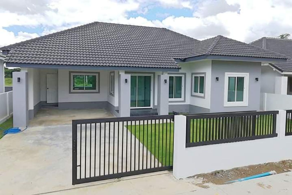 Single-storey detached house for sale