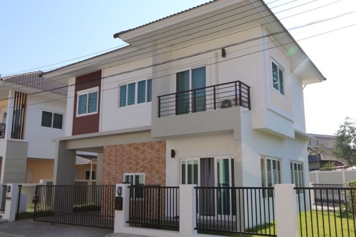 2 storey detached house for sale