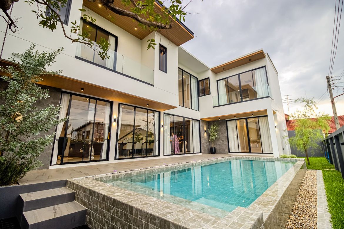 Luxury Pool Villa for Sale – 2-Story Detached House Location: Nong Phueng Subdistrict