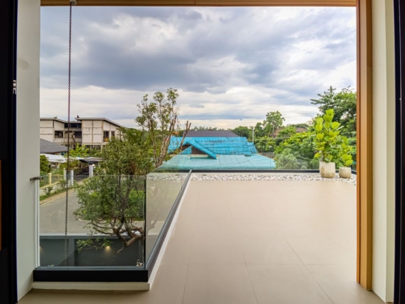 Luxury Pool Villa for Sale – 2-Story Detached House Location: Nong Phueng Subdistrict