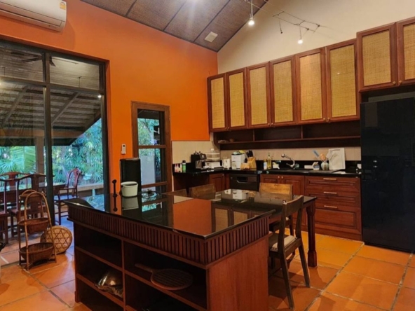 A unique house 3 bed with a private pool for sale in Doi Saket