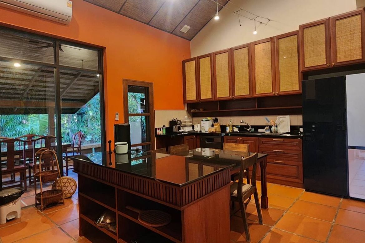 A unique house 3 bed with a private pool for sale in Doi Saket