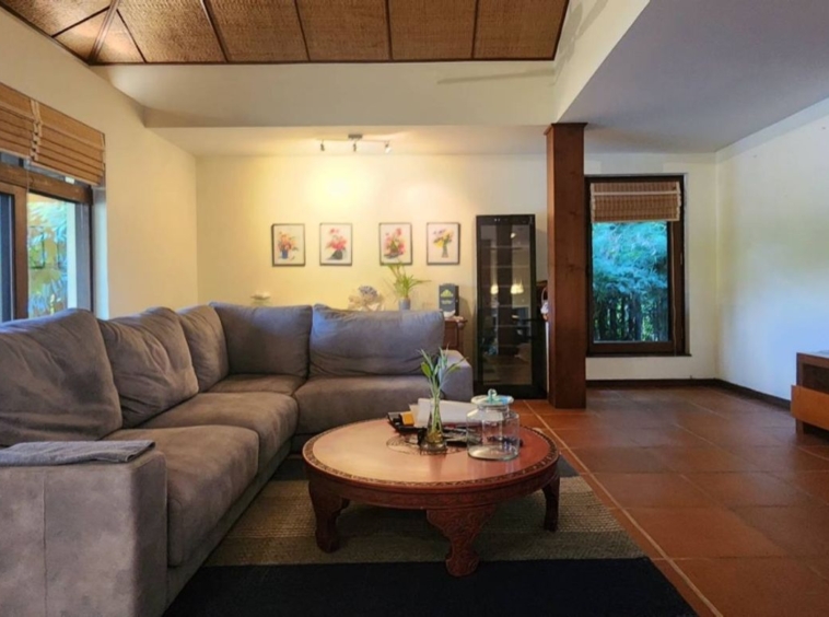 A unique house 3 bed with a private pool for sale in Doi Saket