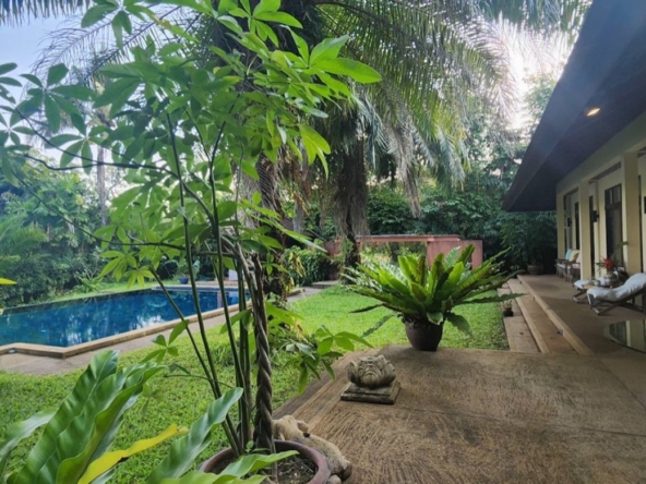 A unique house 3 bed with a private pool for sale in Doi Saket