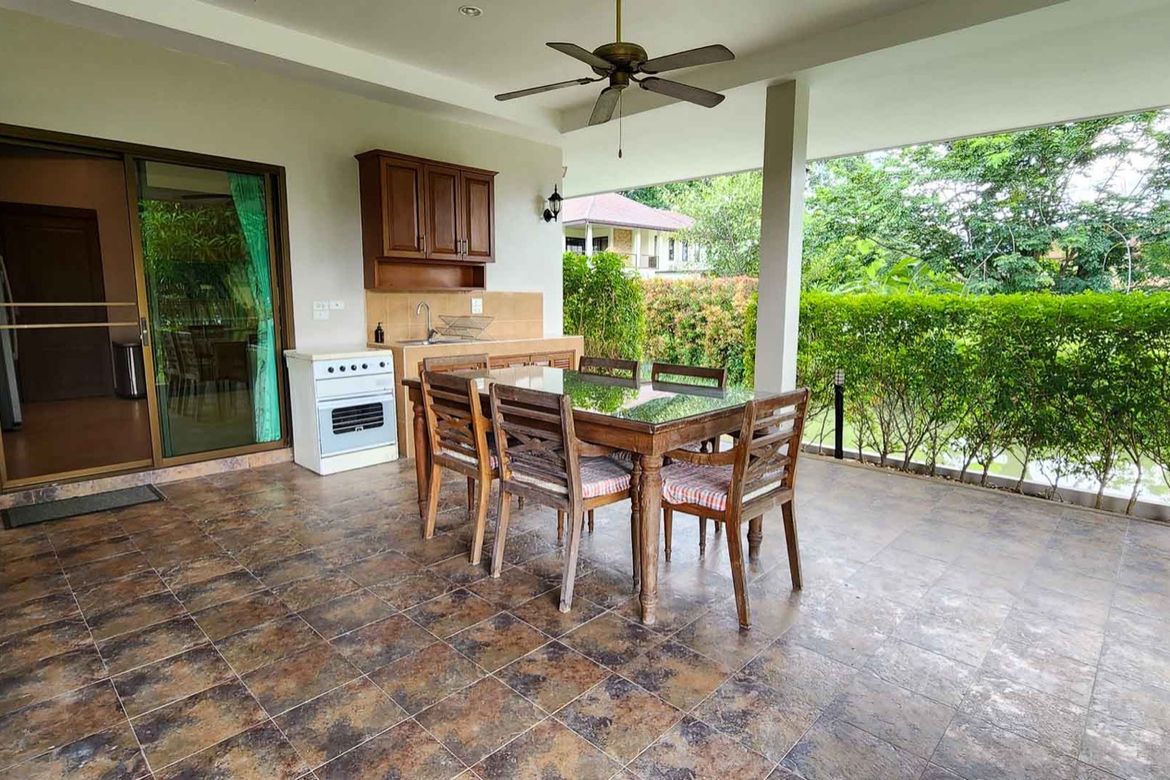 Family home 5 bed with private pool for sale in Doi Saket