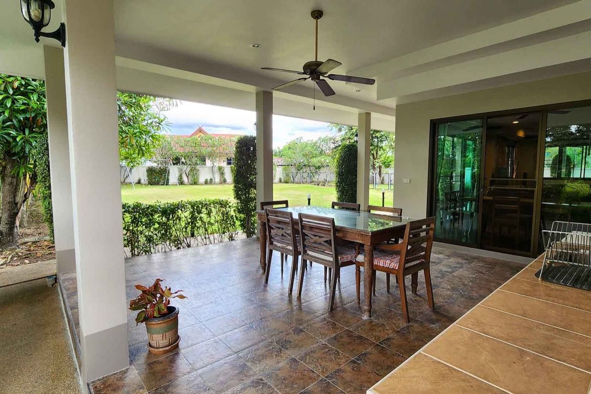 Family home 5 bed with private pool for sale in Doi Saket