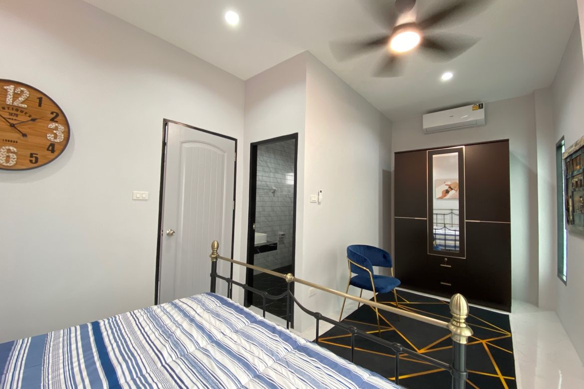 2 bed townhouse for rent or sale in San Phi Sua area