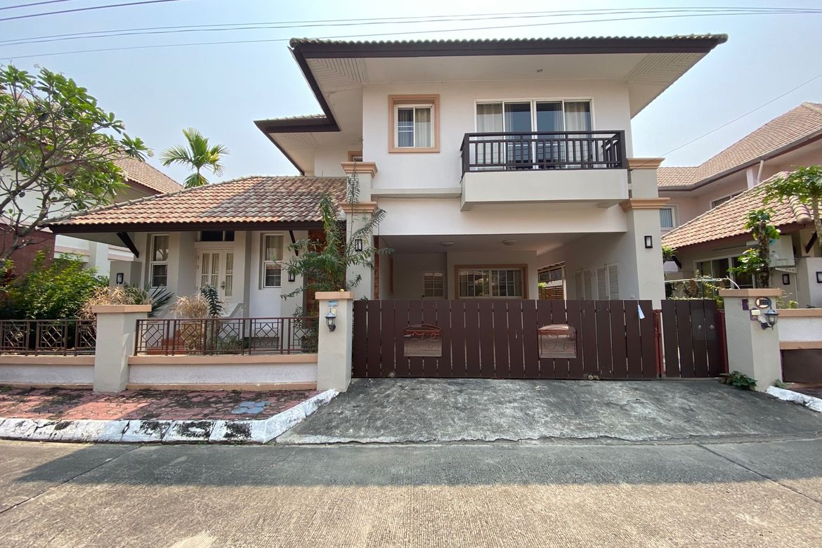 3 bed house for rent or sale in Saraphi, Chiang Mai