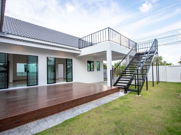 Single-Storey Pool Villa in Nong Kaeo