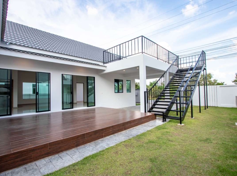 Single-Storey Pool Villa in Nong Kaeo