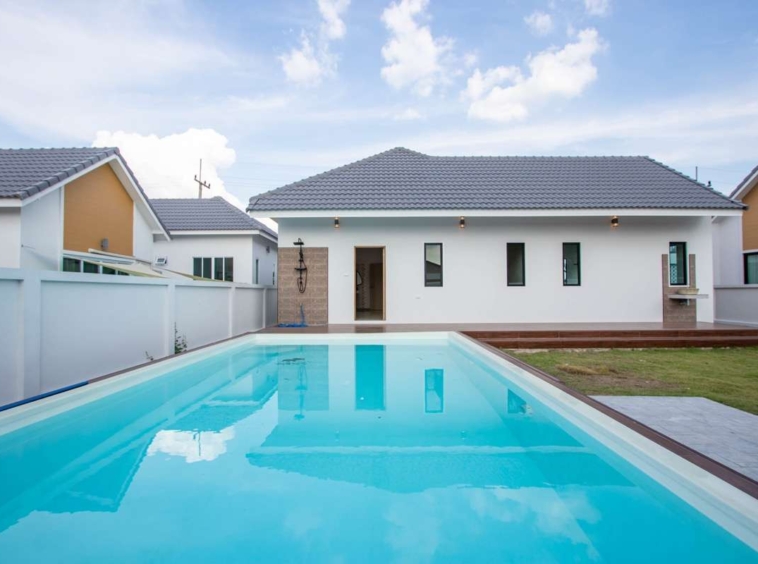 Single-Storey Pool Villa in Nong Kaeo