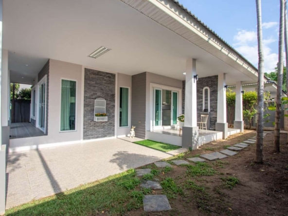 Attractive Single-Storey House for Sale at Sansaran La Bella