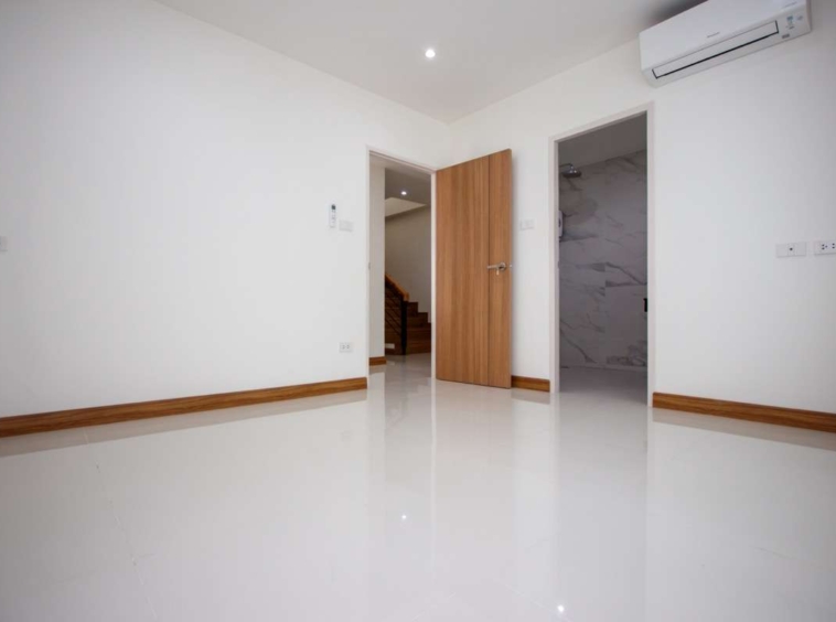 Modern 4-Bedroom House for Sale in Pa Daet