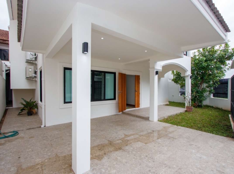 Modern 4-Bedroom House for Sale in Pa Daet