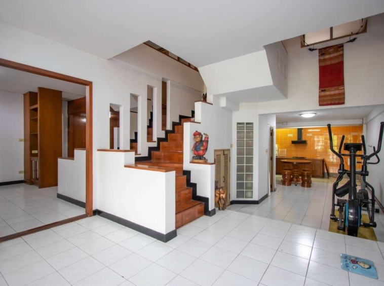 Four Bedroom Townhouse San Phi Suea-PH-CITY717