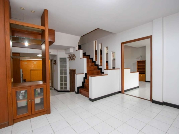 Four Bedroom Townhouse San Phi Suea-PH-CITY717