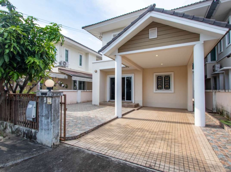 Spacious 2-Storey Family Home in Laguna Home