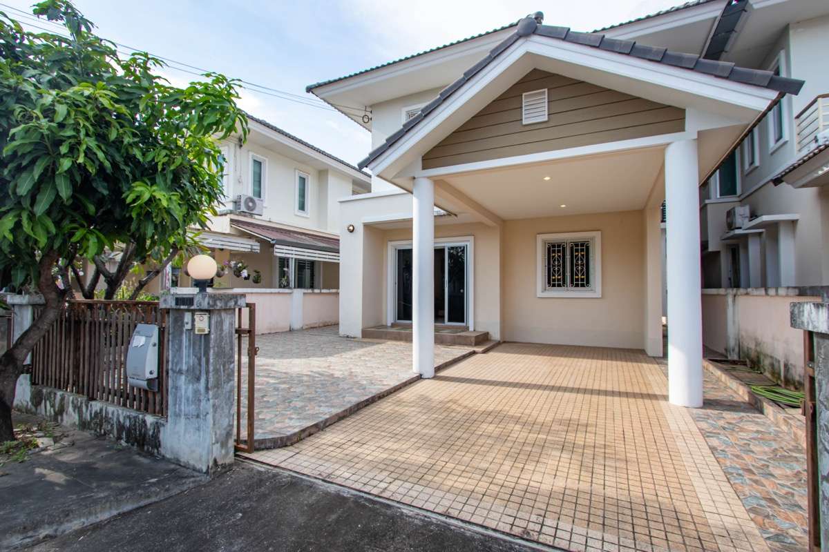 Spacious 2-Storey Family Home in Laguna Home