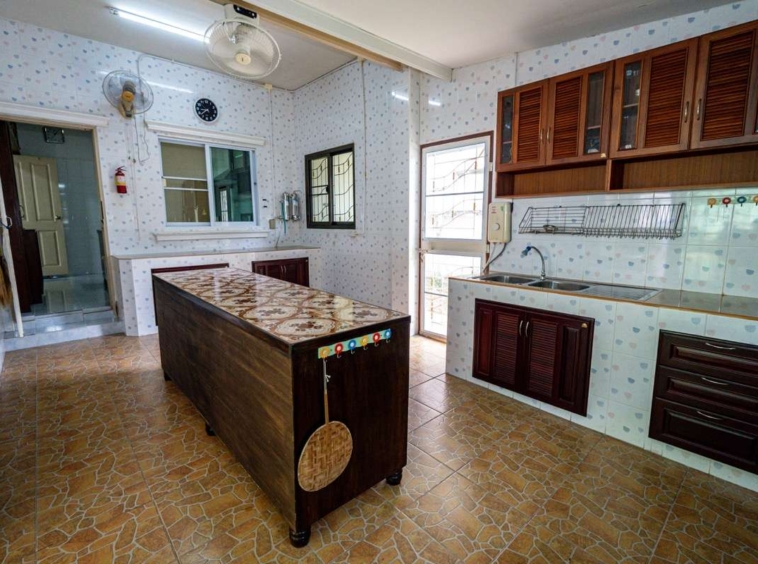 Spacious 3-Bedroom House with Maid’s Room