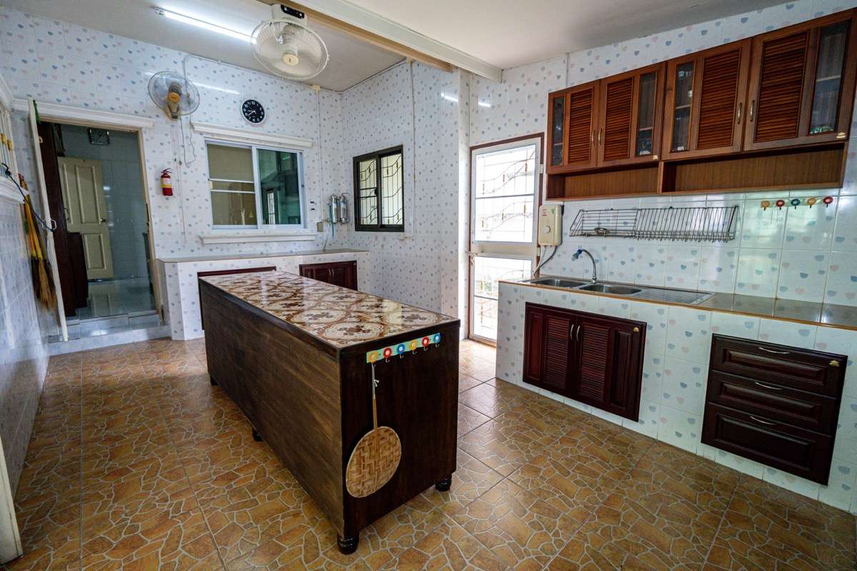 Spacious 3-Bedroom House with Maid’s Room