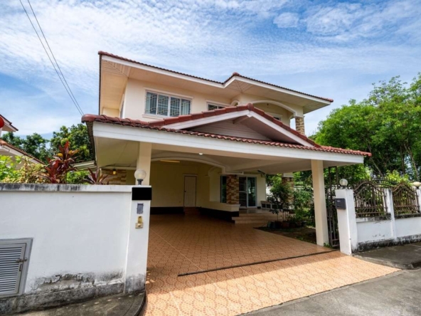 Spacious 3-Bedroom House with Maid’s Room