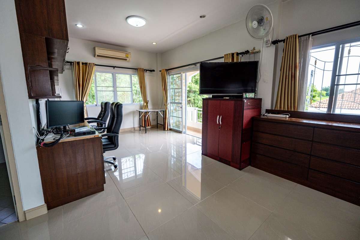 Spacious 3-Bedroom House with Maid’s Room