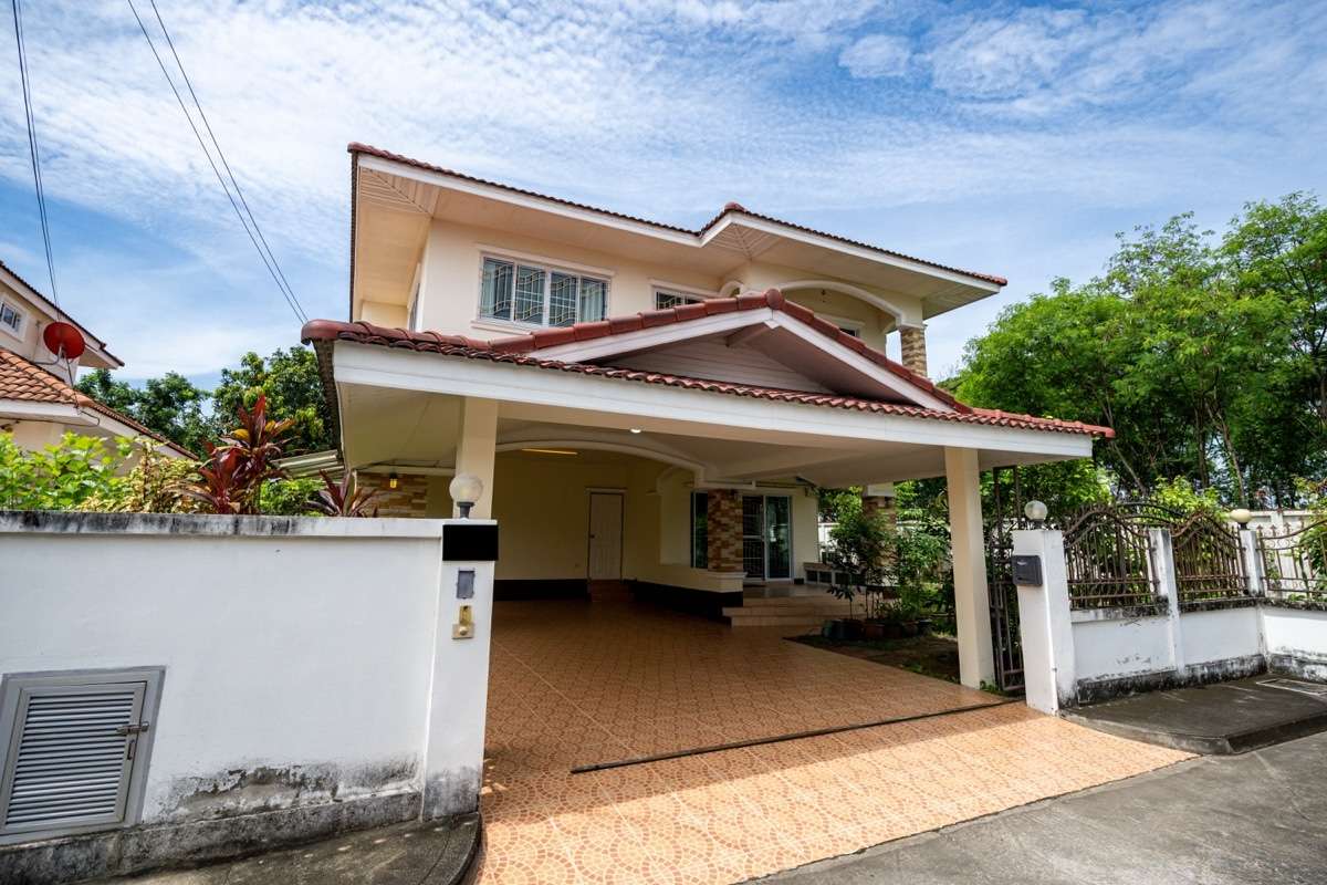 Spacious 3-Bedroom House with Maid’s Room