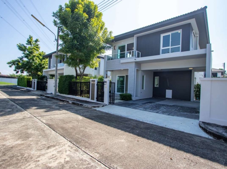 Modern 3-Bedroom House in Siwalee San Kamphaeng-PH-SANK217