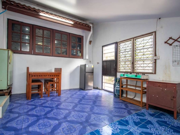 Spacious Older-Style Property in Nong Han