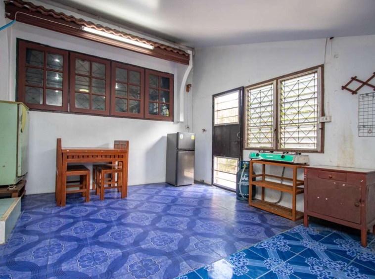 Spacious Older-Style Property in Nong Han