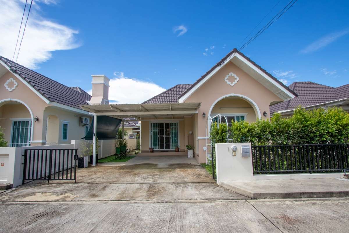 Immaculate 2 Bedroom House For Sale-PH-SARA207