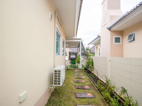 Immaculate 2 Bedroom House For Sale-PH-SARA207