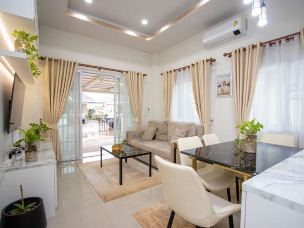 Immaculate 2 Bedroom House For Sale-PH-SARA207