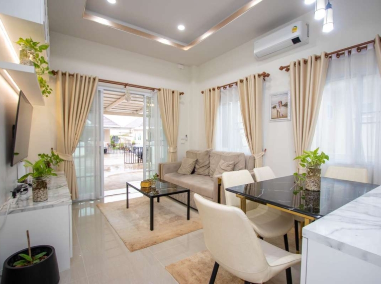 Immaculate 2 Bedroom House For Sale-PH-SARA207