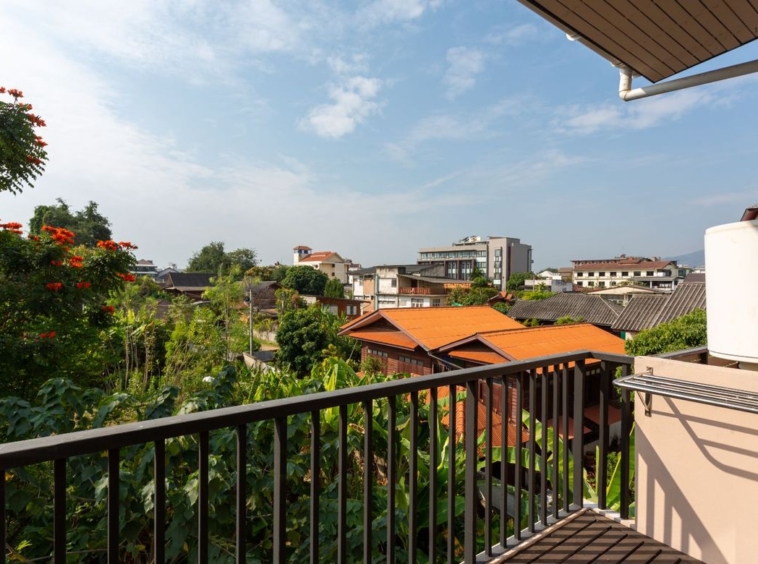 Serviced Apartment/Small Hotel Business For Sale. (Chiang Mai - Thapae Road)-J-JOY1260