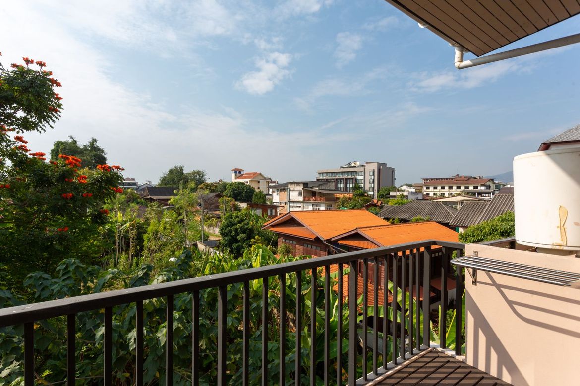 Serviced Apartment/Small Hotel Business For Sale. (Chiang Mai - Thapae Road)-J-JOY1260