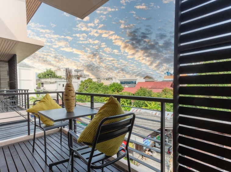 Serviced Apartment/Small Hotel Business For Sale. (Chiang Mai - Thapae Road)-J-JOY1260