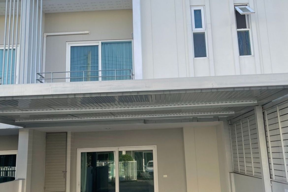 For sale TOWN HOME within the project (near Big-C Mae Hia