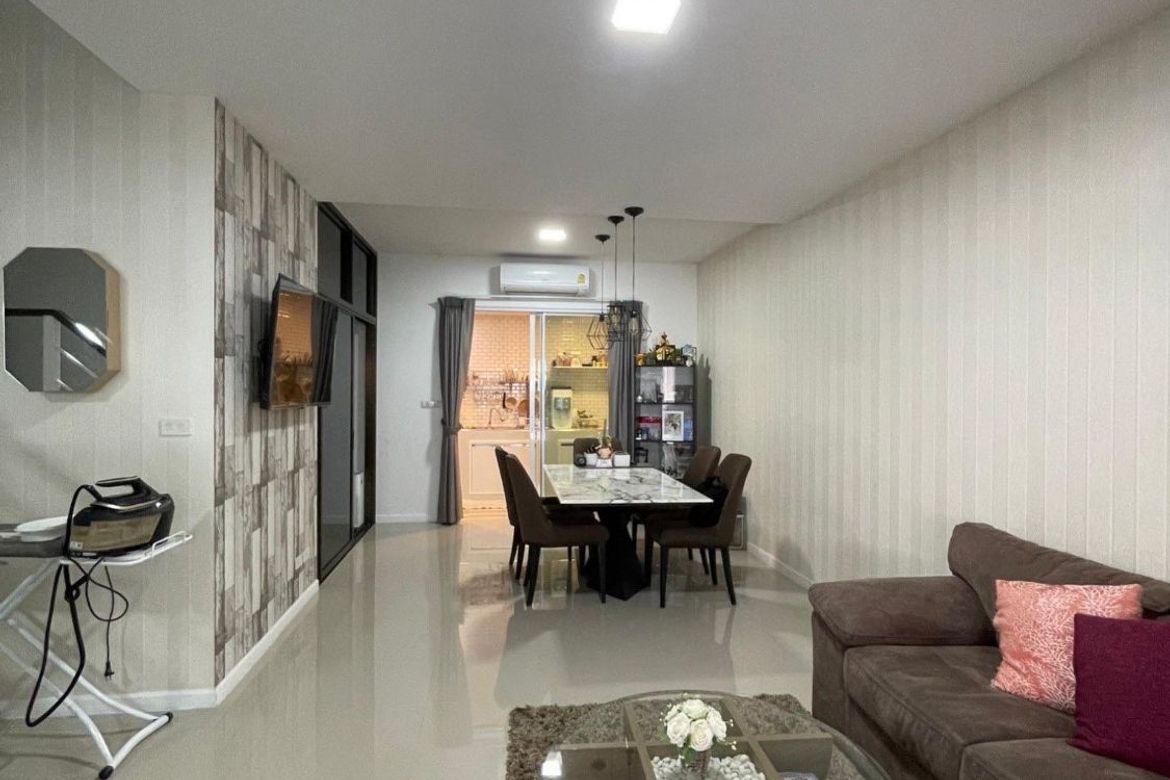 2-story townhome for sale with tenant Pruksa Ville 115 Chiang Mai - Payap-J-JOY1725